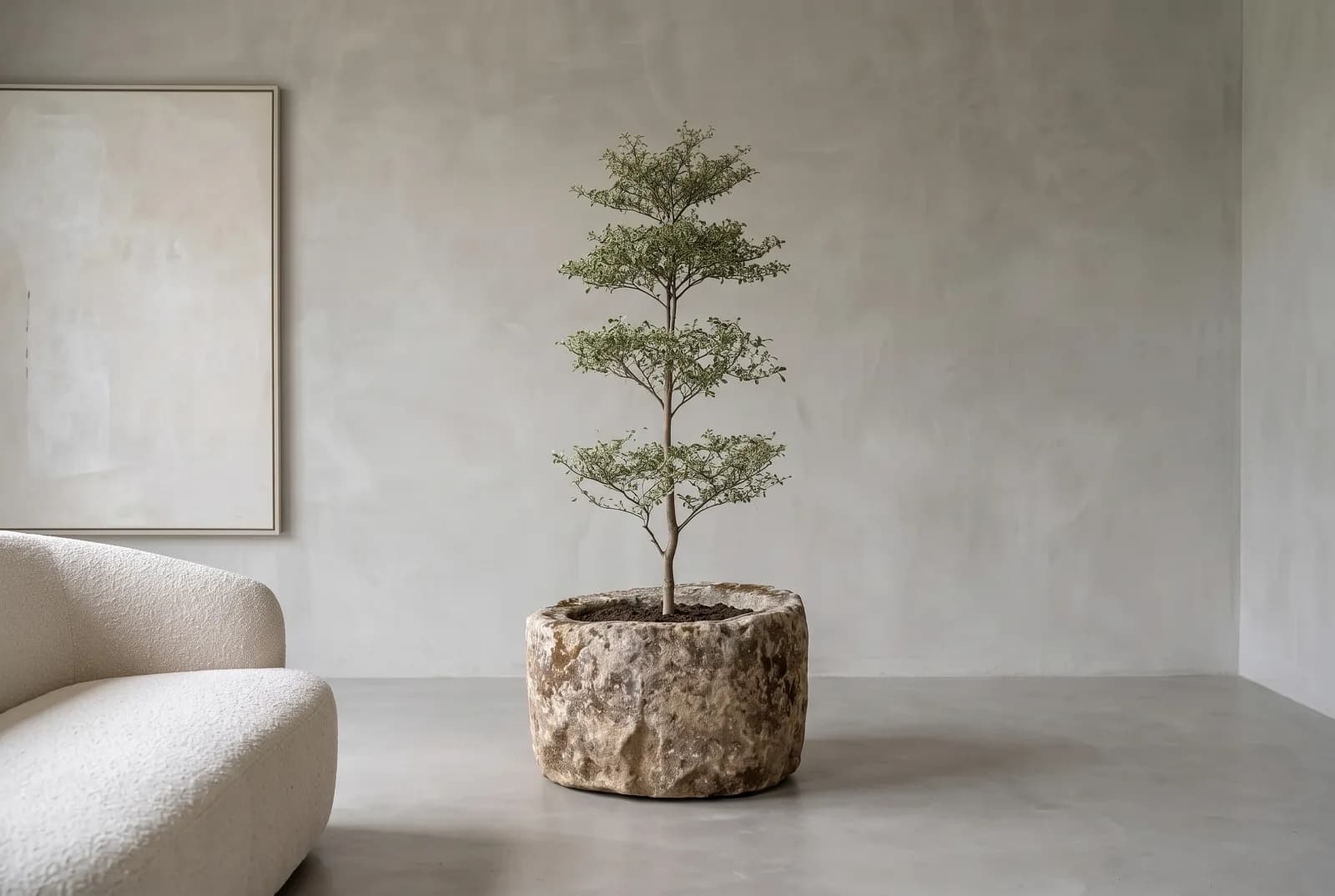 Natuurstenen pot, beige, rond en zwaar verweerd, verweerde kalksteen met natuurlijke patina, handgemaakt in Indonesië foto 4