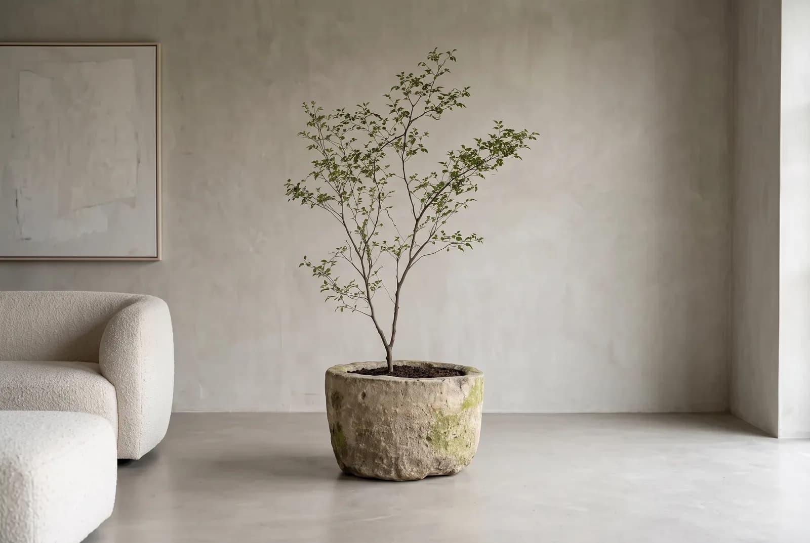 Natuurstenen pot, grijs, rond met mospatina, verweerde kalksteen met natuurlijke patina, handgemaakt in Indonesië foto 5