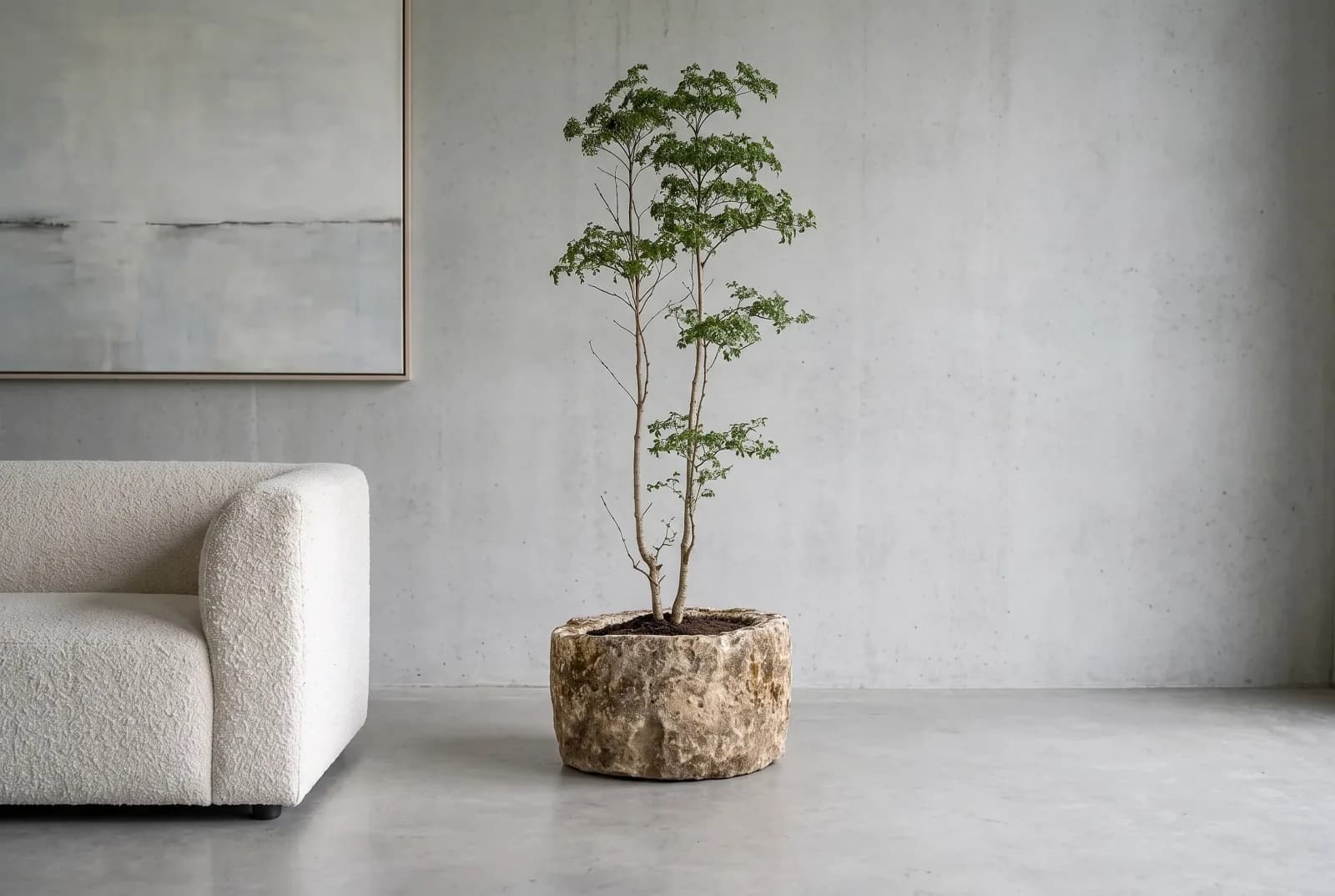 Natuurstenen pot, beige, rond en zwaar verweerd, verweerde kalksteen met natuurlijke patina, handgemaakt in Indonesië foto 3