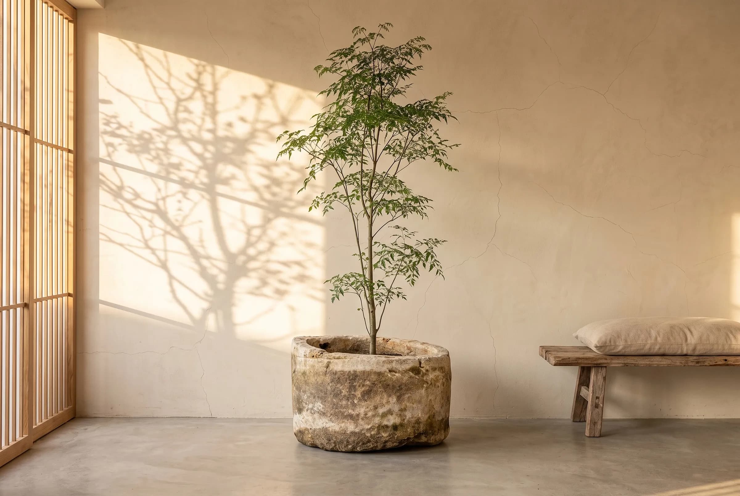 Stylingtips: natuurstenen potten en troggen binnen en buiten